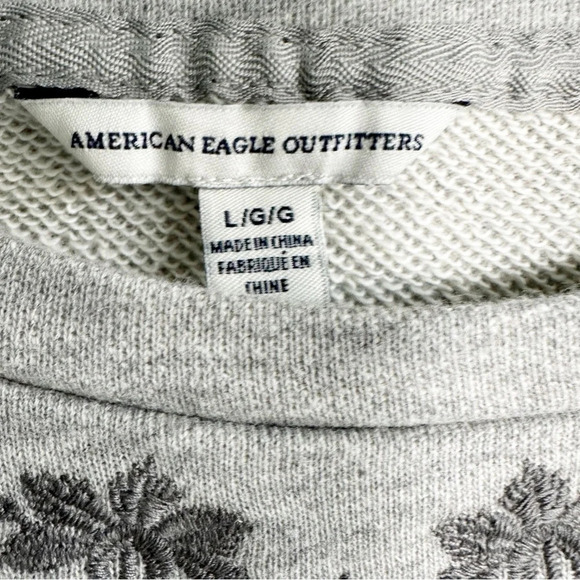 American Eagle Outfitters Sweatshirt Embroidered  Flowers Gray Size Large - Picture 6 of 8